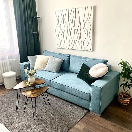 James Dean Apartment - Next To Nivy Bus Station & Mall Bratislava Buitenkant foto