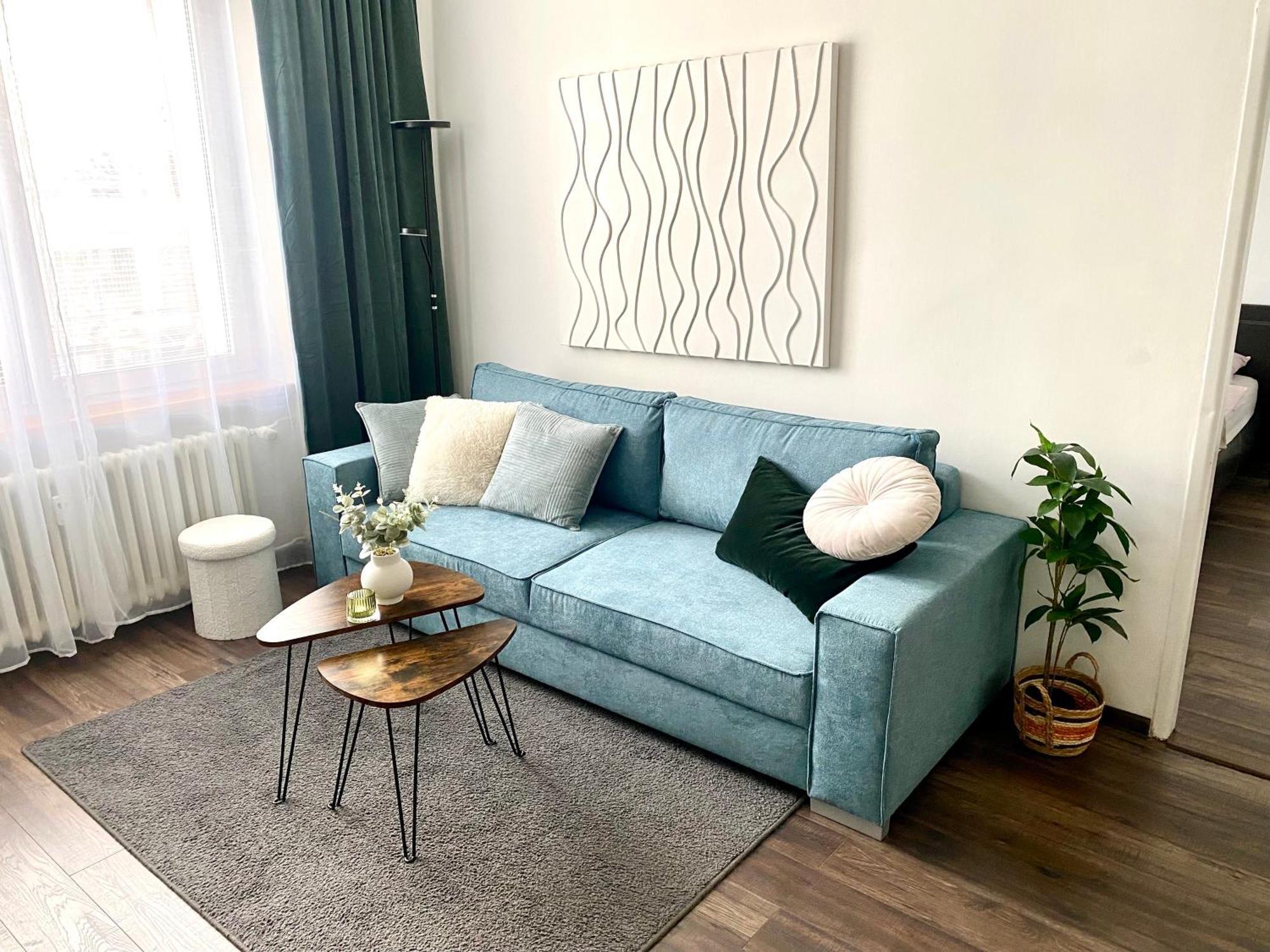 James Dean Apartment - Next To Nivy Bus Station & Mall Bratislava Buitenkant foto